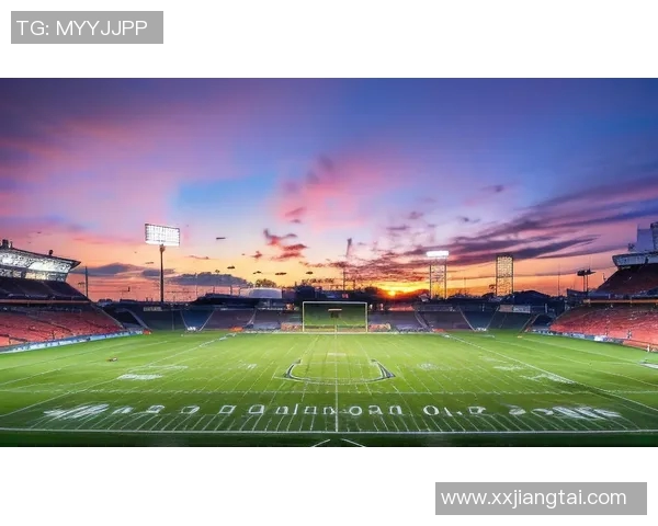 街头风采足球星装扮路人挑战极限个性与球场魅力融合展示